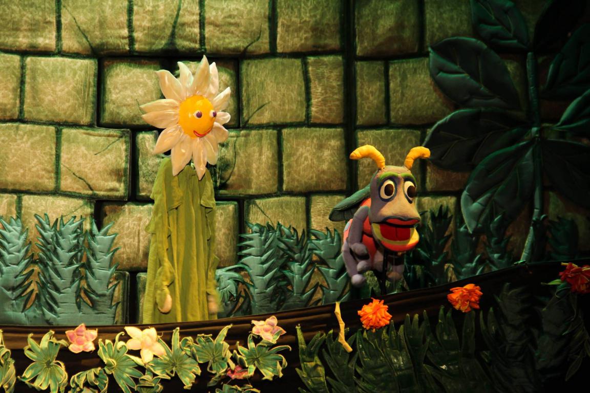 A_Margarida_curiosa_visita_a_floresta_negra